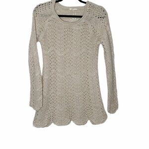 Mystree cream colored crotchet sweater. Size M